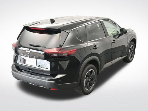 Used 2025 Nissan Rogue SV FWD image 24