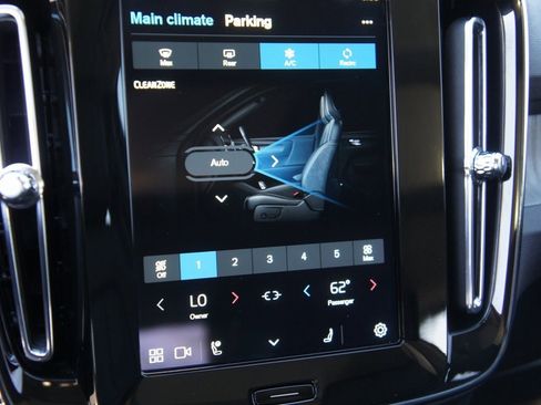 Certified 2025 Volvo XC40 B5 Plus image 20