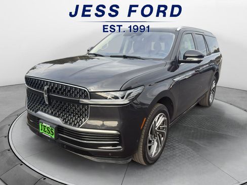 Used 2025 Lincoln Navigator L Reserve image 1