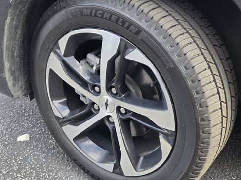 Used 2024 Chevrolet Trax RS w/ Driver Confidence Package FWD image 5