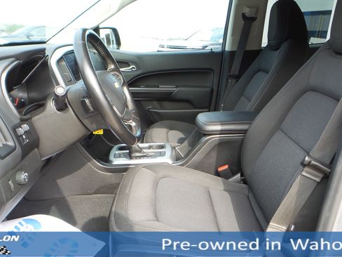 Used 2022 Chevrolet Colorado LT w/ LT Convenience Package image 9