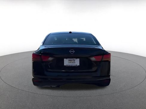 Used 2025 Nissan Altima 2.5 SV image 11