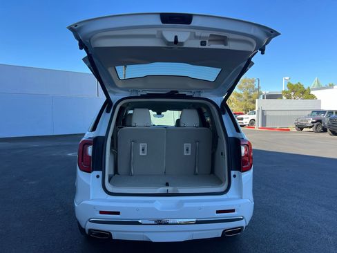 Used 2021 GMC Acadia Denali w/ Denali Technology Package FWD image 14