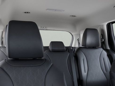 New 2026 Kia Carnival FWD image 23
