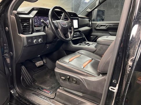 Used 2024 GMC Sierra 2500 AT4 w/ AT4 Premium Plus Package image 3