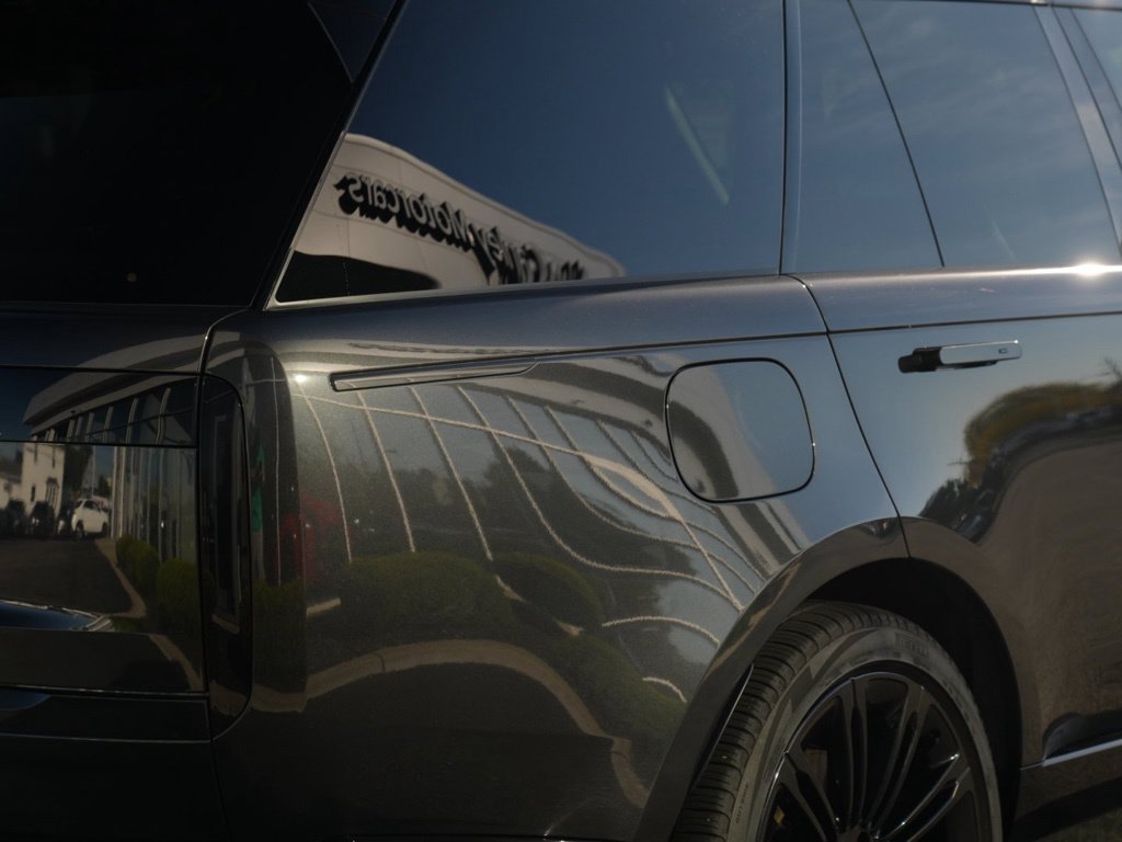 Used 2024 Land Rover Range Rover SE AWD/4WD image 8