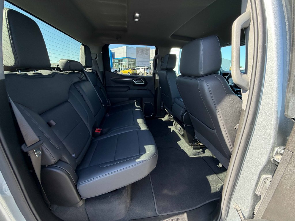 Used 2025 GMC Sierra 1500 SLT AWD/4WD image 26