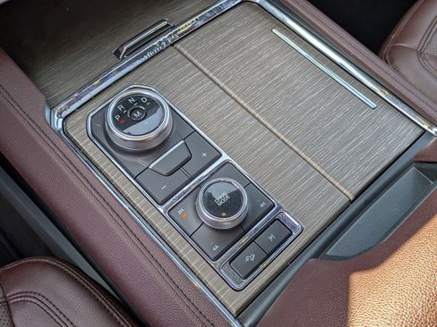 Certified 2022 Ford Expedition Limited image 26