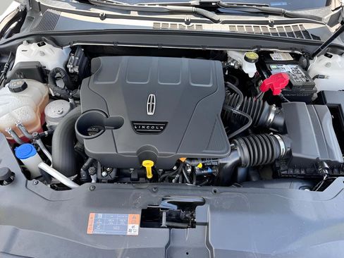 Used 2019 Lincoln Continental Reserve FWD image 9