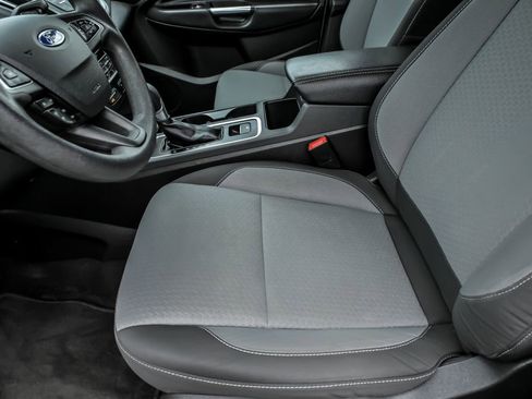 Used 2017 Ford Escape SE w/ SE Cold Weather Package FWD image 13