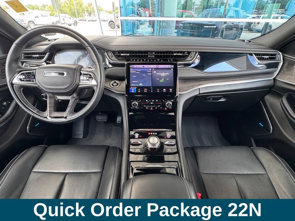 Used 2022 Jeep Grand Cherokee Overland w/ Adv Protech Group III AWD/4WD image 8