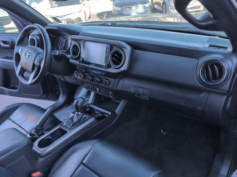 Used 2021 Toyota Tacoma TRD Off-Road image 37