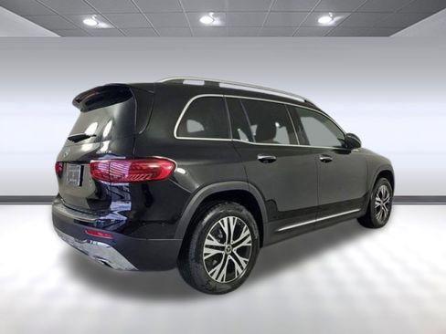 New 2025 Mercedes-Benz GLB 250 4MATIC image 9