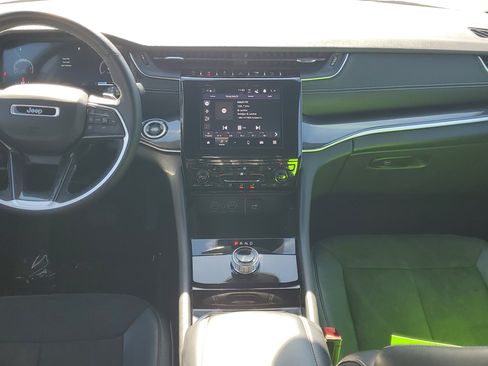 Used 2021 Jeep Grand Cherokee L Altitude image 16