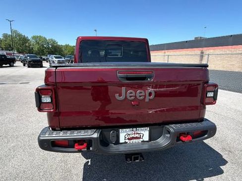 Used 2021 Jeep Gladiator Rubicon AWD/4WD image 4