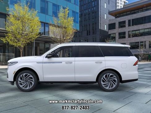 New 2026 Lincoln Navigator Reserve AWD/4WD image 3