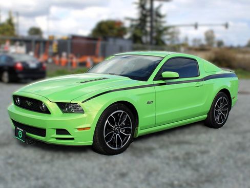 Used 2013 Ford Mustang GT Premium image 3