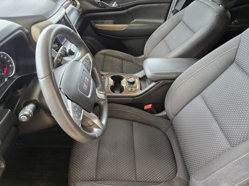 Used 2023 GMC Acadia SLE w/ Driver Convenience Package FWD image 9