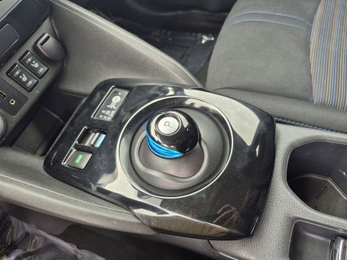 Used 2019 Nissan Leaf SV w/ SV Technology Package image 24