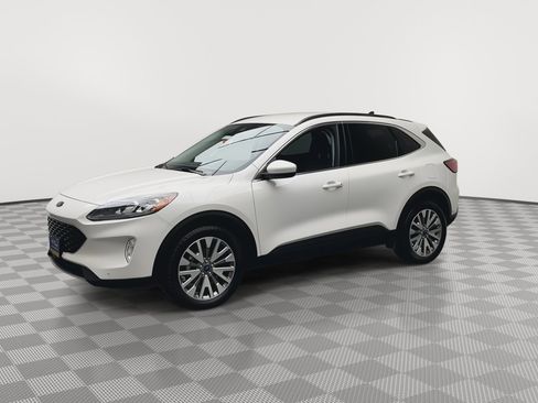 Certified 2022 Ford Escape Titanium AWD/4WD image 36