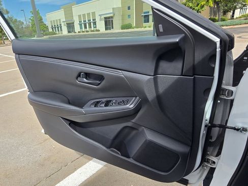 Used 2024 Nissan Sentra S FWD image 17