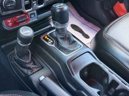 Used 2018 Jeep Wrangler Unlimited Rubicon AWD/4WD image 19