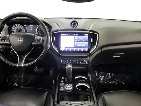 Used 2023 Maserati Ghibli Modena RWD image 21