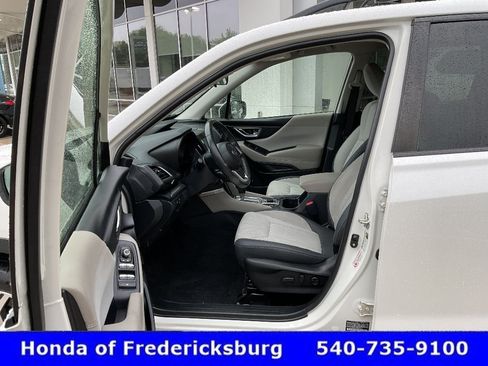 Used 2019 Subaru Forester Premium AWD/4WD image 32