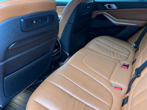 Used 2019 BMW X5 xDrive40i w/ Premium Package image 4