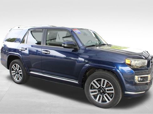 Used 2018 Toyota 4Runner Limited AWD/4WD image 20