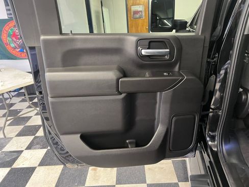 Used 2022 Chevrolet Silverado 2500 LT w/ Z71 Off-Road Package image 39