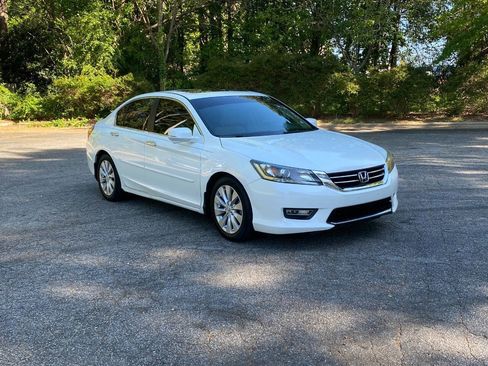 Used 2013 Honda Accord EX image 3