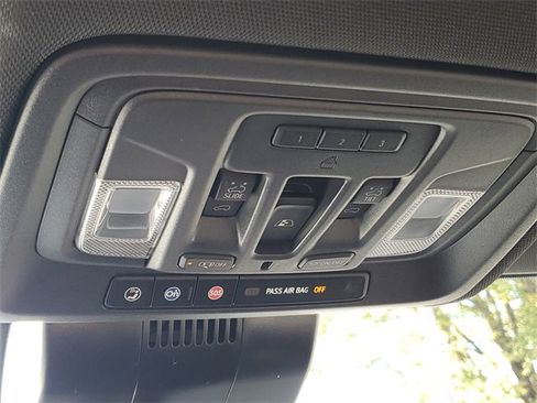 Used 2025 Chevrolet Silverado 1500 High Country image 20