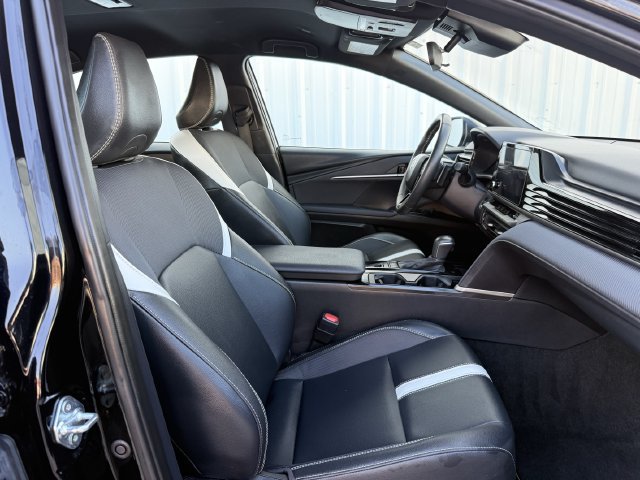 Used 2025 Toyota Camry SE FWD image 30