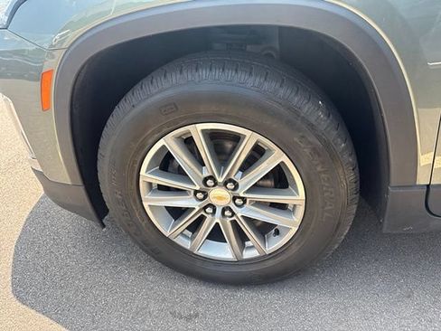 Used 2023 Chevrolet Traverse LT AWD/4WD image 9