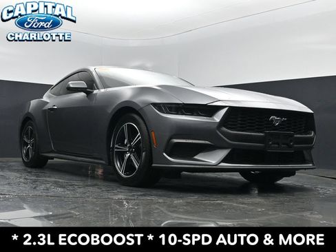 Used 2025 Ford Mustang Coupe RWD image 17