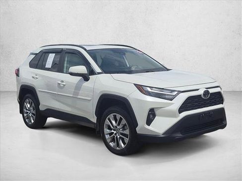 Used 2022 Toyota RAV4 XLE Premium AWD/4WD image 3