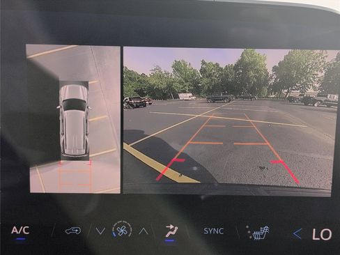 Used 2025 Chevrolet Tahoe LT AWD/4WD image 18