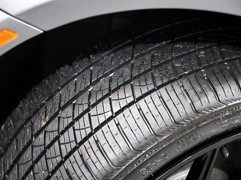 Used 2022 Mercedes-Benz E 450 4MATIC Sedan w/ Night Package image 81