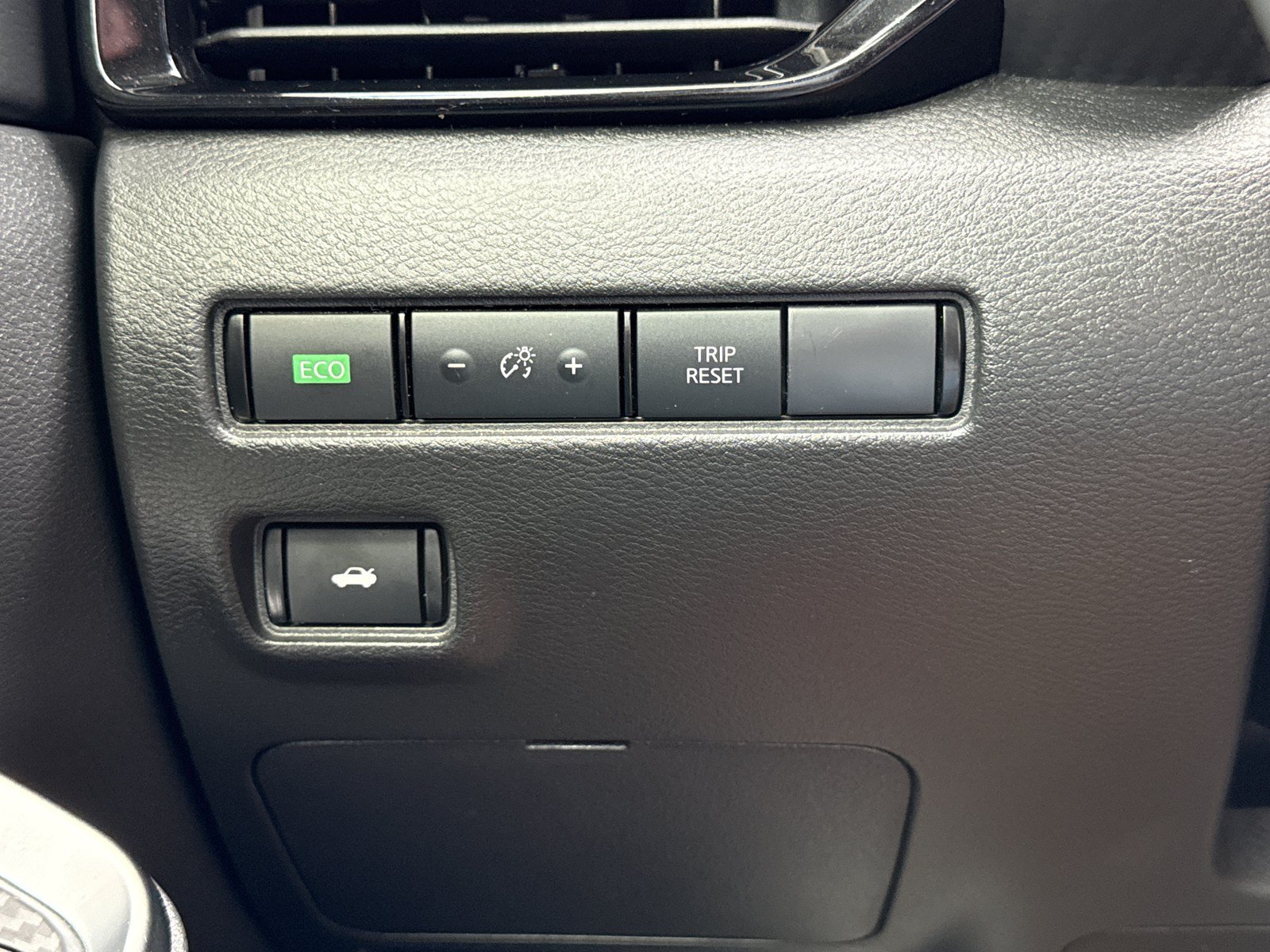 Used 2024 Nissan Sentra SR FWD image 17