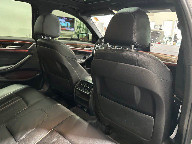 Used 2018 BMW 540i RWD image 51