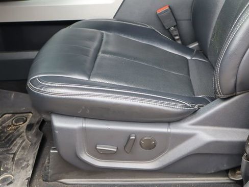 Used 2022 Ford F250 Lariat w/ Lariat Ultimate Package AWD/4WD image 14