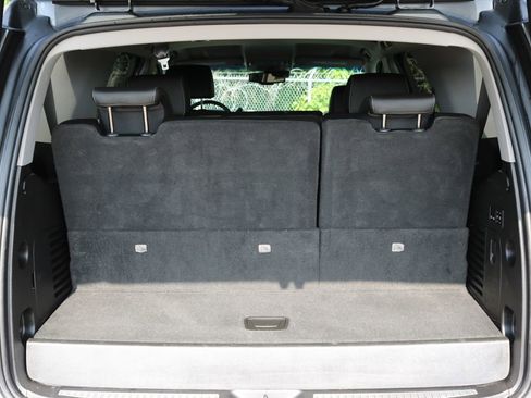 Used 2019 Chevrolet Tahoe Premier RWD image 17