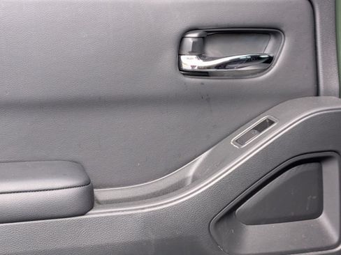 Certified 2025 Nissan Frontier SV w/ SV Convenience Package RWD image 25