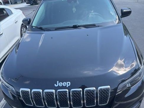 Used 2021 Jeep Cherokee Latitude FWD image 4