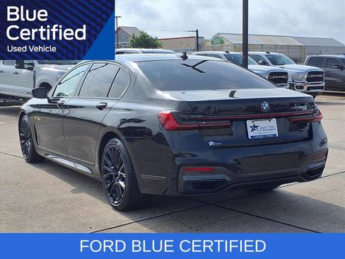 Used 2021 BMW 740i w/ M Sport Package RWD image 4