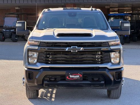 Used 2024 Chevrolet Silverado 3500 W/T image 2