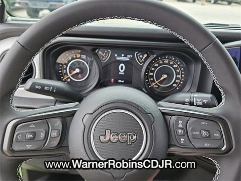 New 2025 Jeep Gladiator Sport image 24