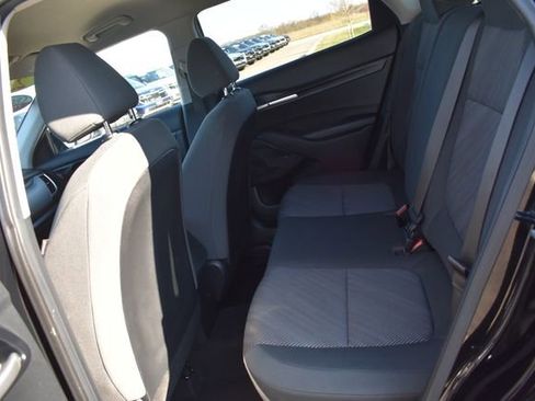 Used 2023 Kia Seltos LX image 17