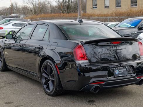 Used 2023 Chrysler 300 C image 5